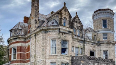 Photo of Abandoned 1891 Mooreland Mansion Sold for $78K in Harrodsburg, Kentucky