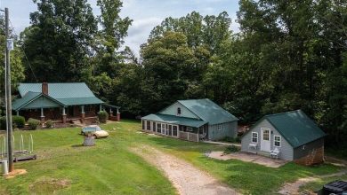 Photo of Deal of the Day! TWO houses on THREE acres in North Carolina. $279,000