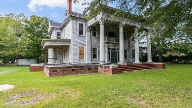 Photo of That staircase! Over 6,000 square feet! Circa 1909 in North Carolina. $349,900