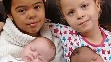 Photo of A family gifted with rare black & white twins receive the same blessing 7 years later