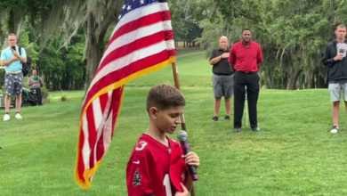 Photo of Emotional Impact: 10-Year-Old Wows with National Anthem, Brings Tears to Grown Men”