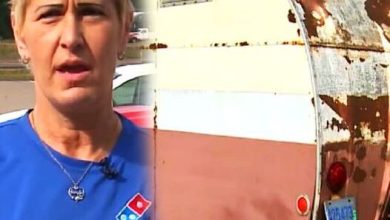 Photo of Woman delivers pizza to rusty trailer: Opens the door and makes a shocking discovery